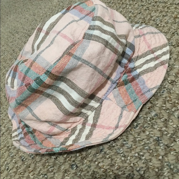 Authentic Burberry hat - Picture 1 of 4